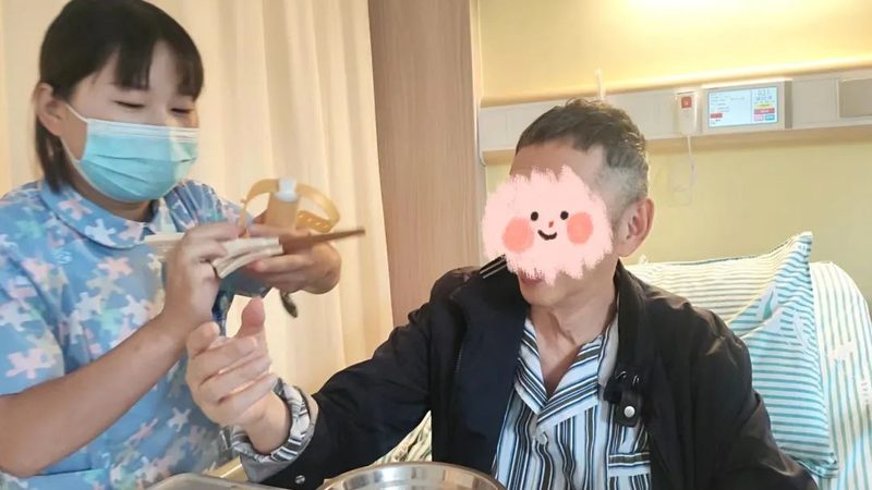 选择陪护公司时，首先要关注陪护人员的资质。合格的陪护人员应具备以下条件：